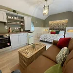 Διαμέρισμα Toddys Hideaway *